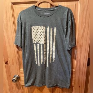Acadamy Sports Outdoors Shirt Mens Small Short Sleeve T Shirt Tattered Flag L
